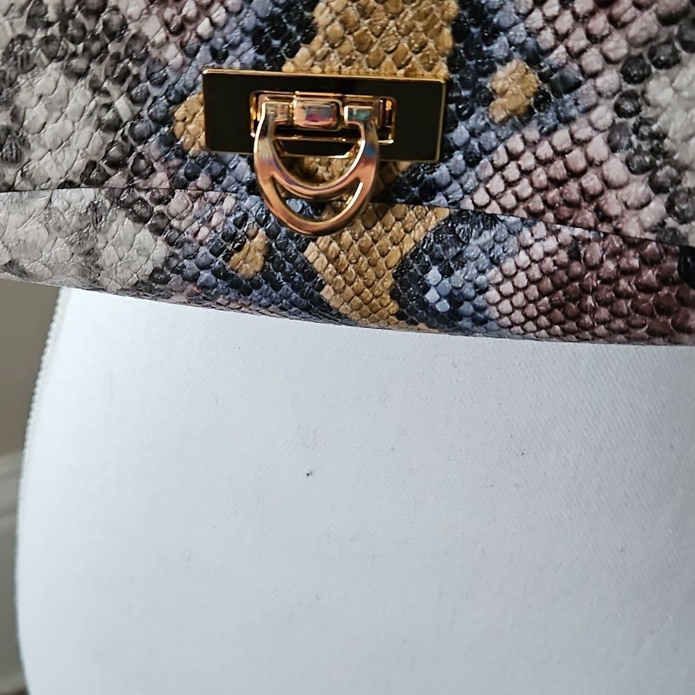 Primark Snakeskin Pattern Handbag with Gold Hardware - Picture 5 of 9